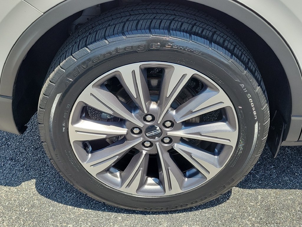 Used 2020 Lincoln Corsair Reserve w/ Elements Package FWD image 5