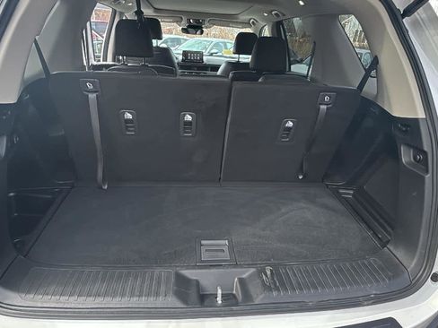 Used 2025 Honda Pilot Elite image 26