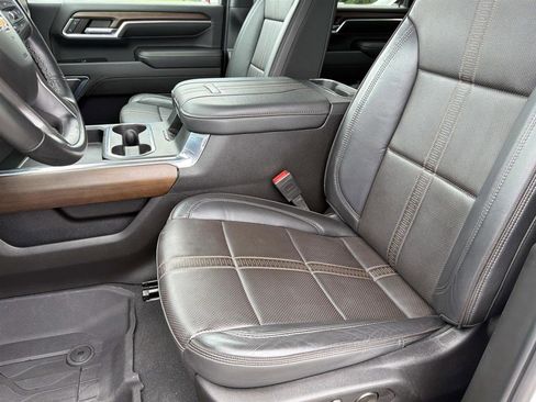 Used 2024 Chevrolet Silverado 2500 High Country w/ Technology Package AWD/4WD image 14