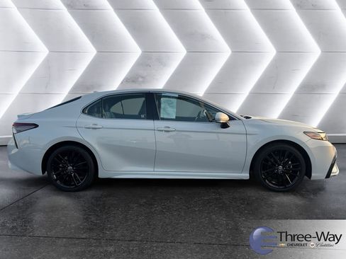 Used 2023 Toyota Camry XSE image 6