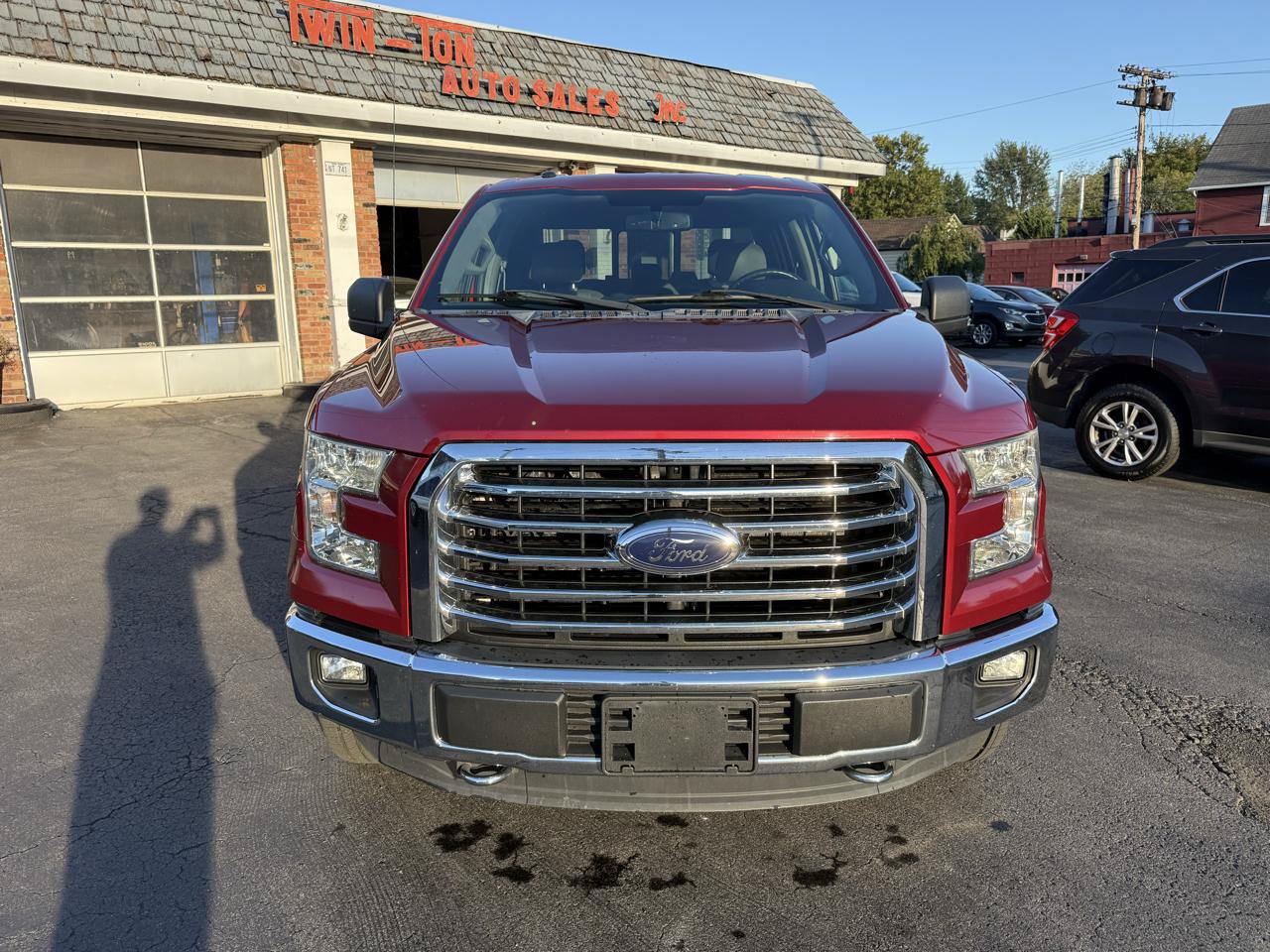 Used 2015 Ford F150 XLT w/ Equipment Group 302A Luxury AWD/4WD image 2