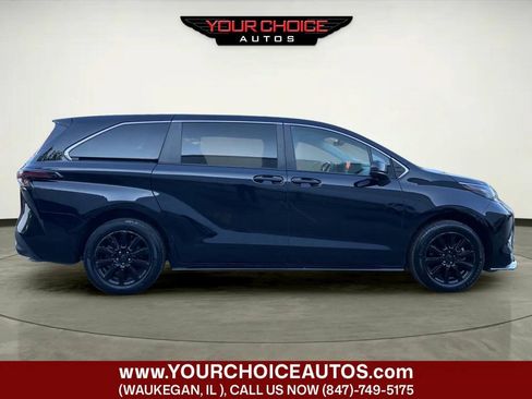 Used 2023 Toyota Sienna LE FWD image 6