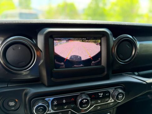 Used 2019 Jeep Wrangler Unlimited Sport AWD/4WD image 33