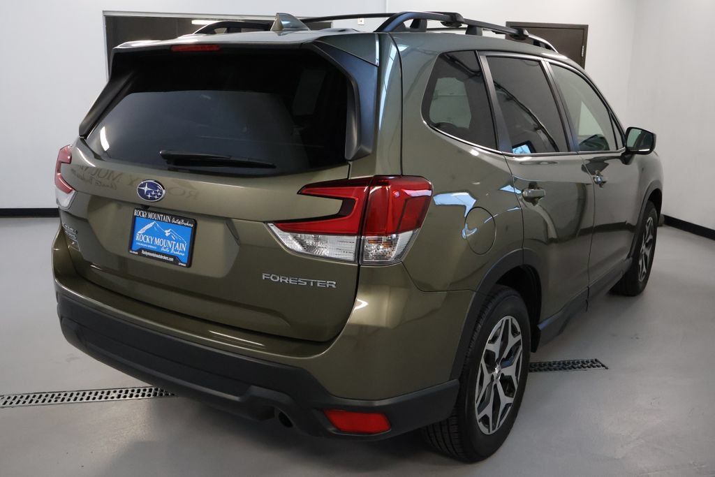 Used 2023 Subaru Forester Premium AWD/4WD image 7