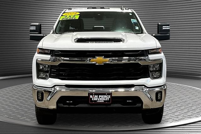 Used 2024 Chevrolet Silverado 3500 LT w/ Safety Package AWD/4WD image 2
