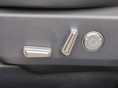 Used 2024 Lincoln Nautilus Reserve image 17