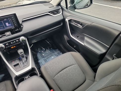 Certified 2021 Toyota RAV4 XLE image 18