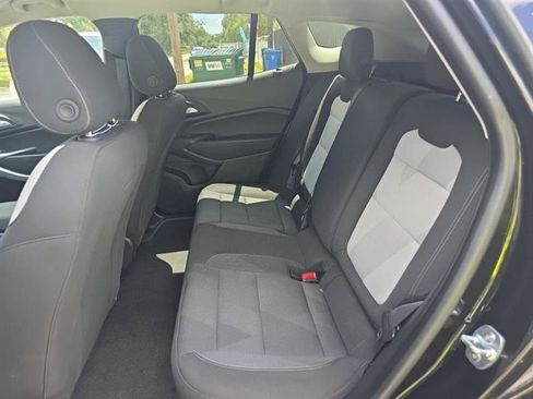 Used 2025 Chevrolet Trax LS FWD image 7
