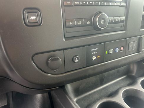 Used 2021 Chevrolet Express 3500 RWD image 22