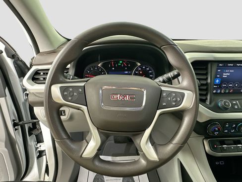 Used 2023 GMC Acadia SLE w/ Driver Convenience Package image 12