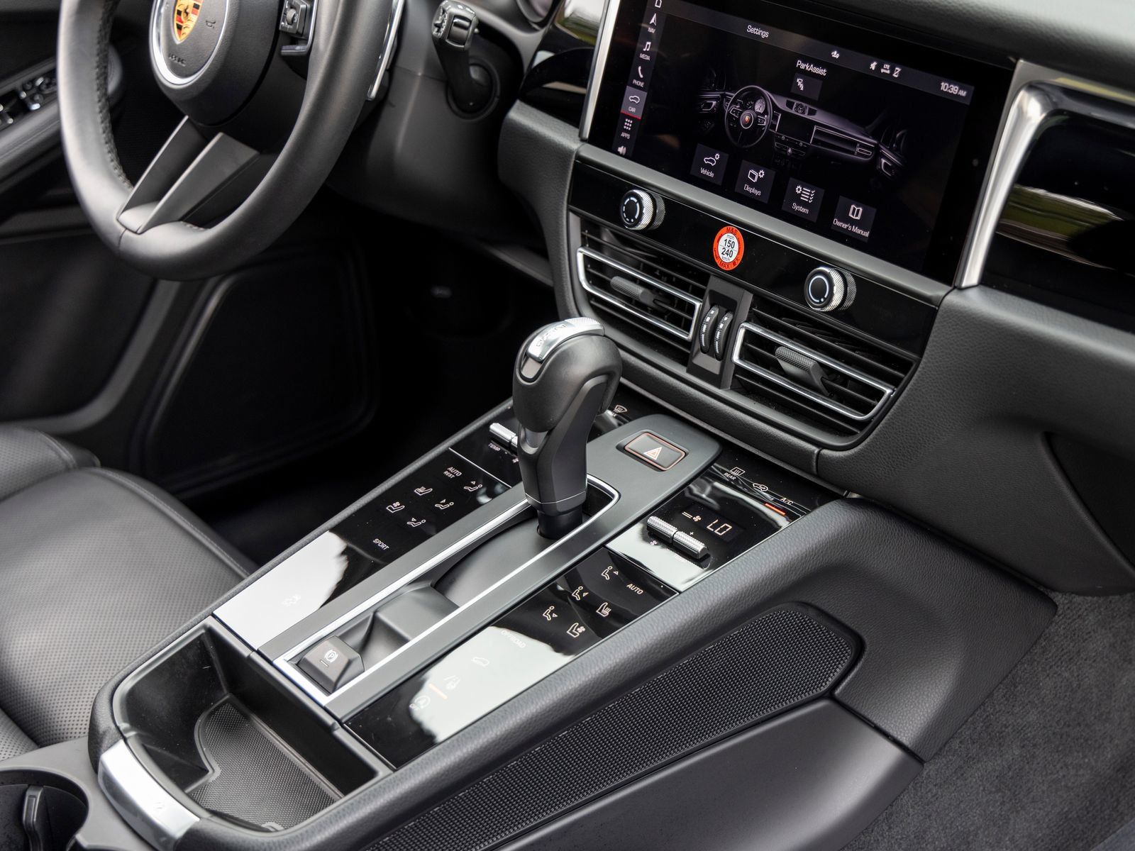 Used 2026 Porsche Macan AWD/4WD image 60