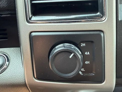Used 2017 Ford F150 Lariat w/ Equipment Group 502A Luxury AWD/4WD image 27