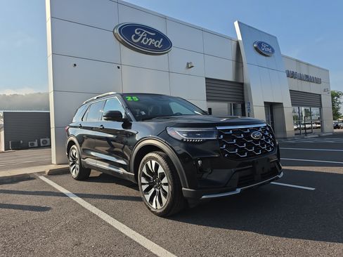 Used 2025 Ford Explorer Platinum w/ LUX Leather Package AWD/4WD image 1
