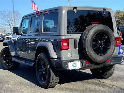 Used 2020 Jeep Wrangler Unlimited Sahara image 10