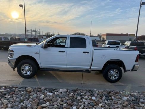New 2026 RAM 2500 Tradesman AWD/4WD image 4