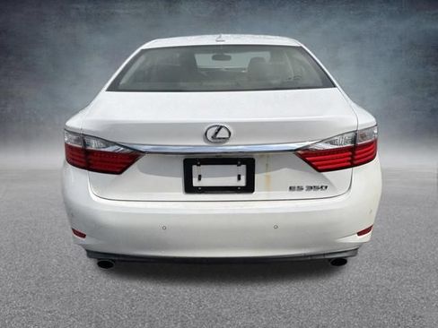 Used 2014 Lexus ES 350 w/ Luxury Package FWD image 9