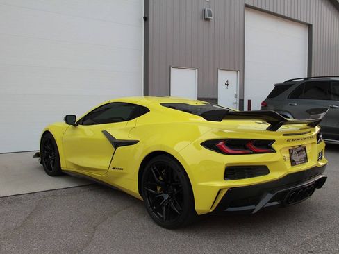 Used 2024 Chevrolet Corvette Z06 w/ Z07 Performance Package RWD image 11