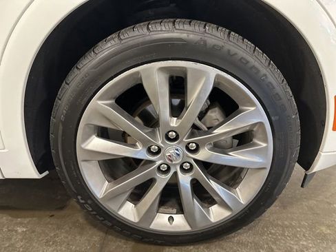 Used 2022 Buick Envision Avenir w/ Technology Package II image 42