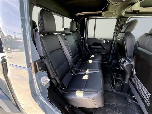 New 2026 Jeep Gladiator Sahara image 18