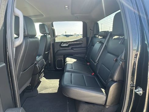 Used 2025 GMC Sierra 1500 SLT AWD/4WD image 31