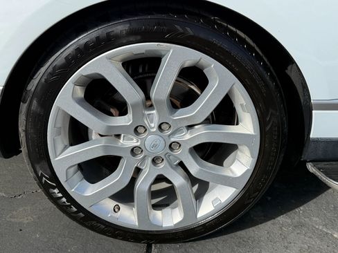 Used 2016 Land Rover Range Rover HSE image 11