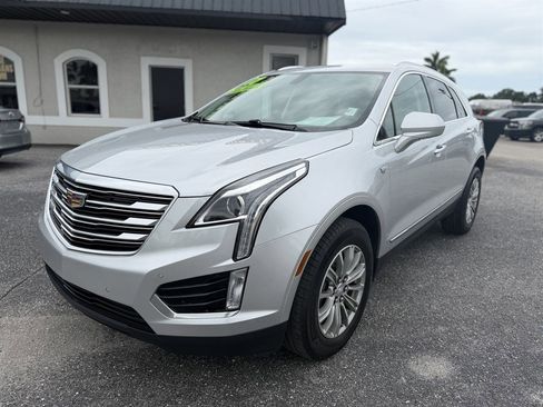 Used 2017 Cadillac XT5 Luxury FWD image 1
