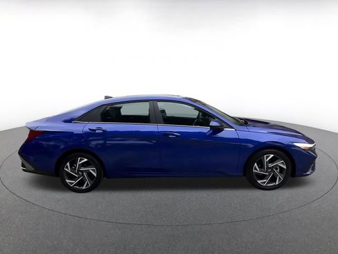 Used 2025 Hyundai Elantra SEL image 15