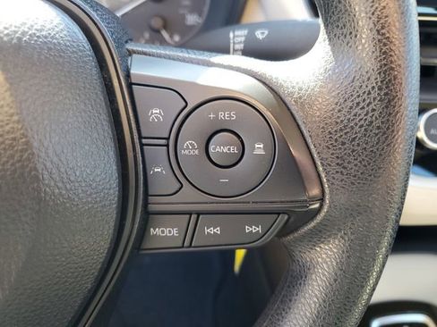 Used 2025 Toyota Corolla LE image 17