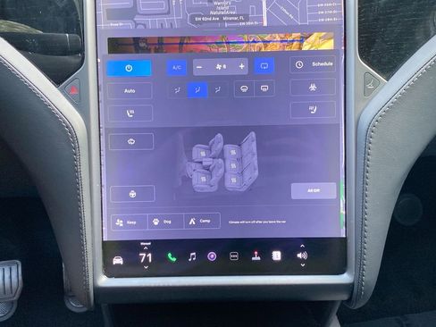 Used 2018 Tesla Model X 75D image 30