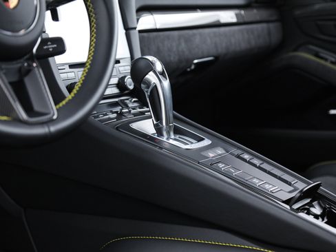 Used 2018 Porsche 911 GT2 RS image 27