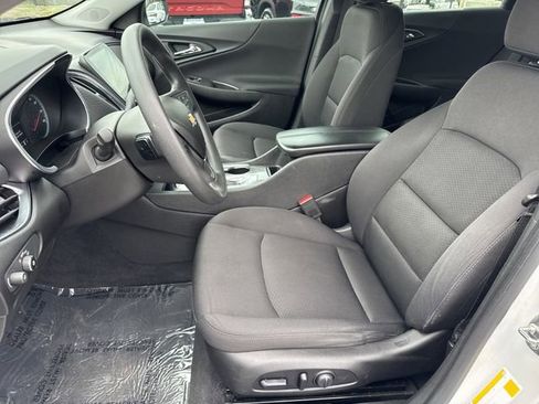 Used 2019 Chevrolet Malibu LT image 9