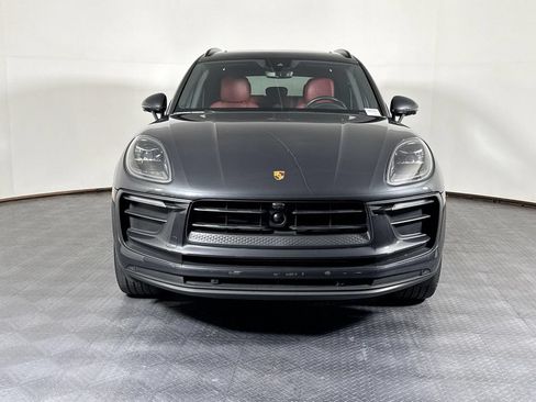 Certified 2025 Porsche Macan AWD/4WD image 10