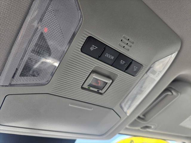 Used 2024 Toyota RAV4 XLE FWD image 34