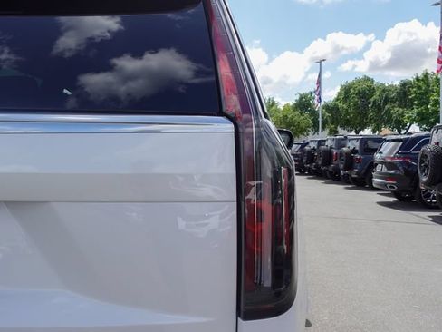 Used 2024 Cadillac Escalade Premium Luxury w/ LPO, Floor Liner Package AWD/4WD image 6