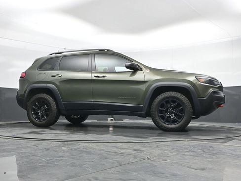Used 2020 Jeep Cherokee Trailhawk w/ Comfort/Convenience Group image 44