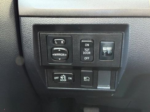 Used 2019 Toyota Tundra SR5 w/ TRD Off Road Package AWD/4WD image 29
