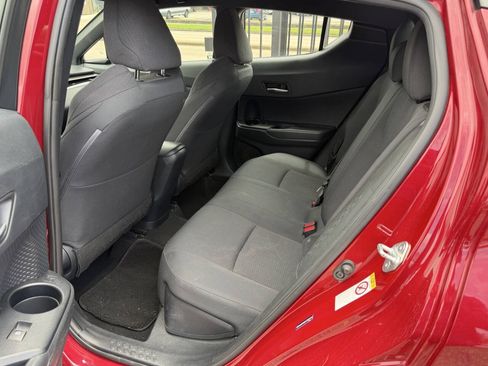 Used 2018 Toyota C-HR XLE FWD image 19