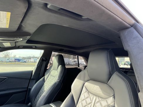 Used 2024 Audi SQ8 Prestige w/ Prestige Package image 19