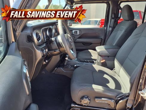 Used 2023 Jeep Wrangler Unlimited Sahara AWD/4WD image 10