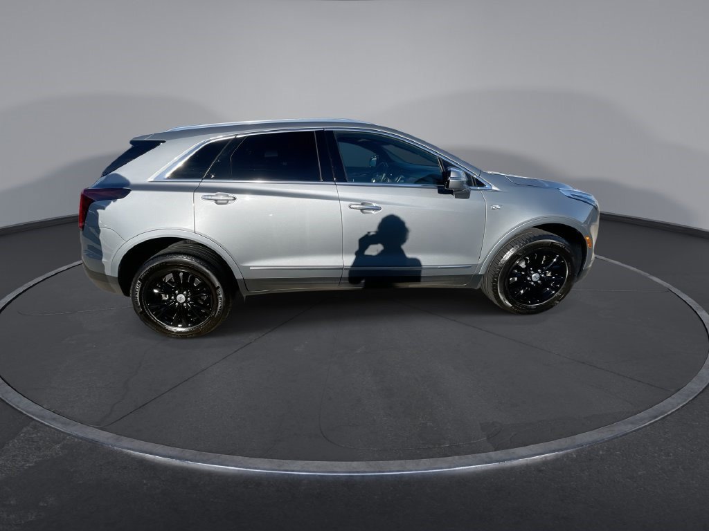Certified 2025 Cadillac XT5 Luxury FWD image 9