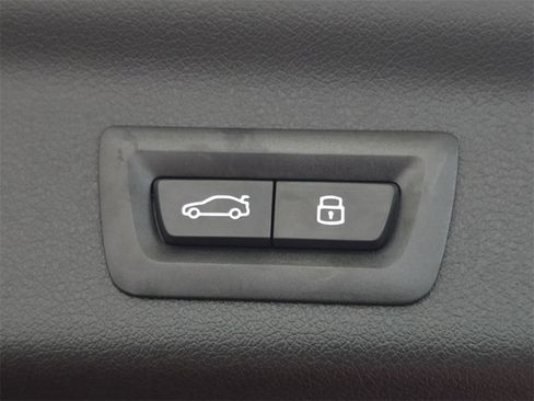 Used 2025 BMW X1 xDrive28i w/ Technology Package image 16