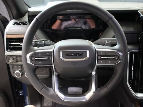 Used 2026 GMC Yukon XL Denali w/ Sun & Power Step Package AWD/4WD image 15