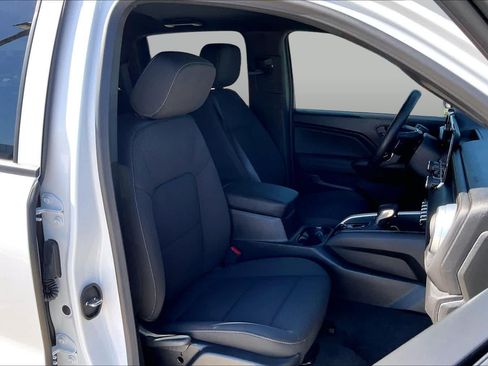 Used 2026 Chevrolet Colorado LT RWD image 9