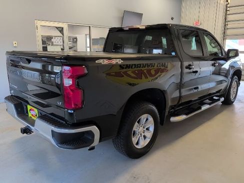 Used 2022 Chevrolet Silverado 1500 LT w/ Fleet Comfort Package AWD/4WD image 4