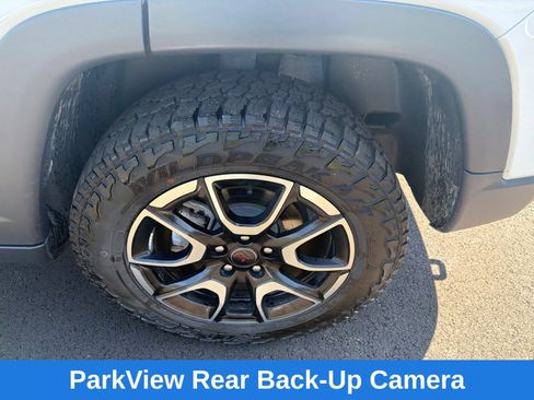 Used 2025 Jeep Compass Trailhawk AWD/4WD image 26