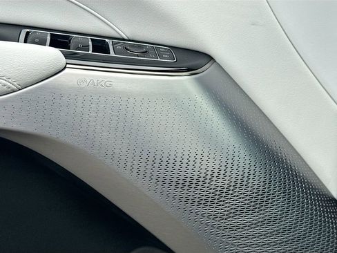 New 2025 Cadillac Lyriq Luxury image 18