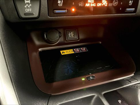 Used 2024 Toyota RAV4 Limited image 27