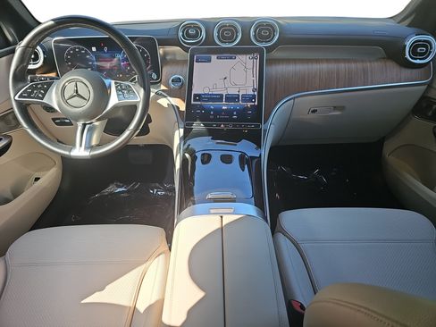 Used 2023 Mercedes-Benz GLC 300 4MATIC image 10