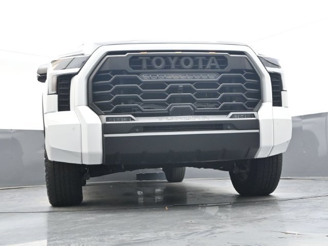 Used 2025 Toyota Tundra SR5 w/ SR5 Premium Package AWD/4WD image 38