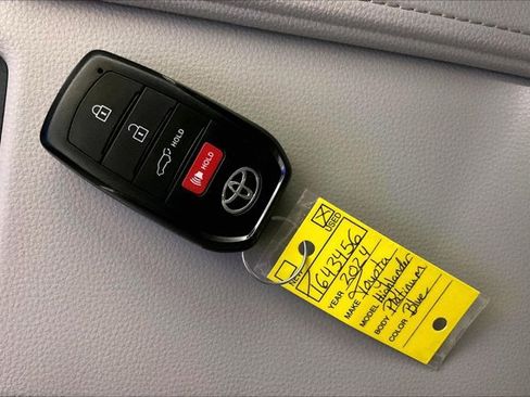 Certified 2024 Toyota Grand Highlander AWD image 12